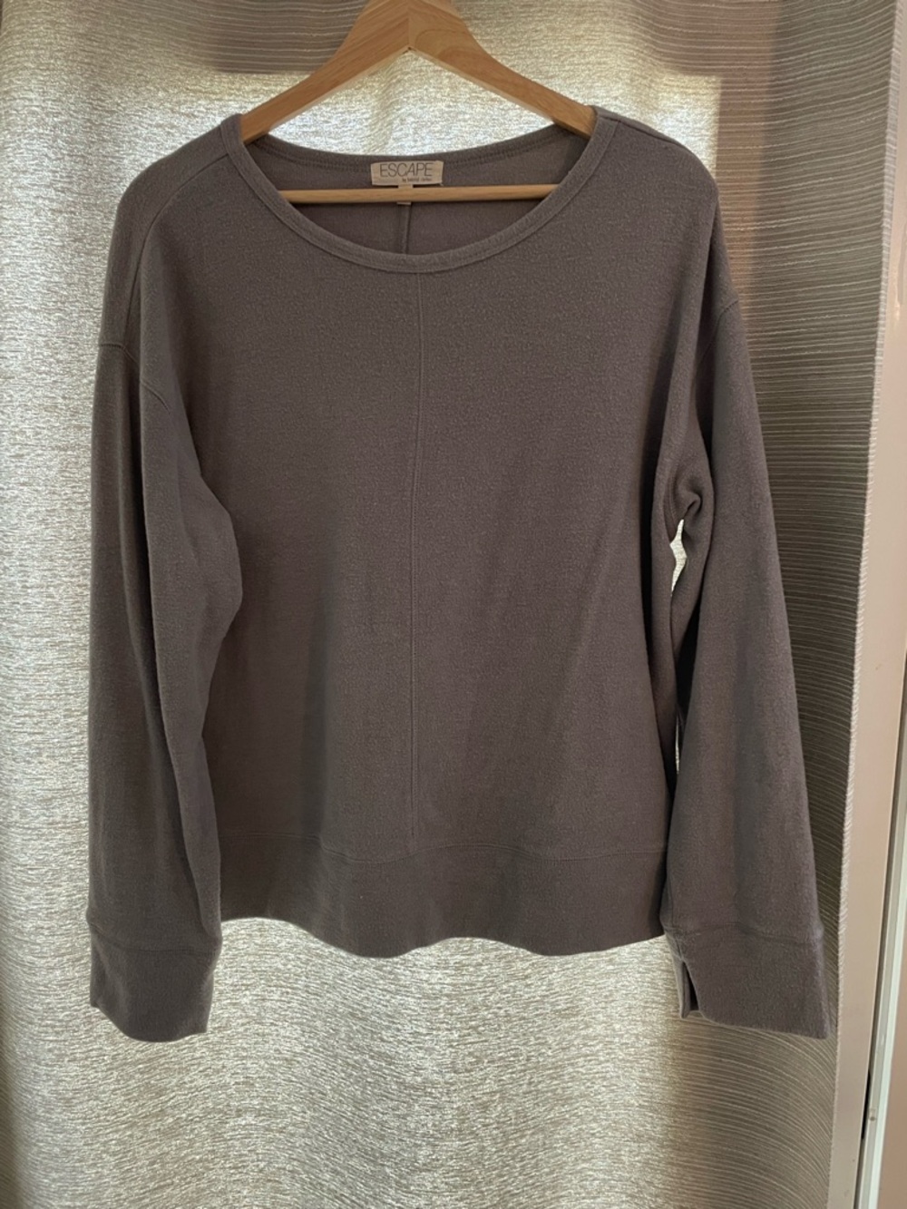 Women's Long Sleeve Crewneck Sweater in Charcoal Gray